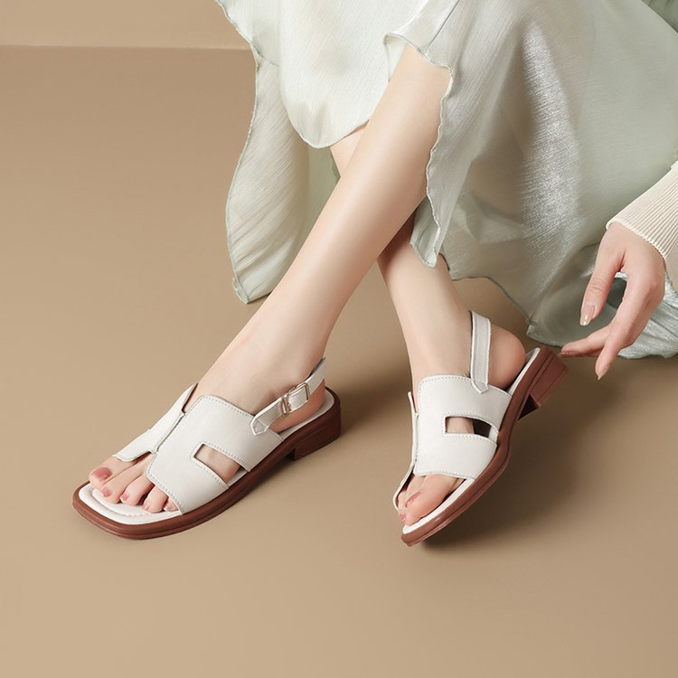 Free shipping Designer low-heeled versatile sandals 2025 Summer New fashion French outerwear flat toe exposed retro Roman women's shoes