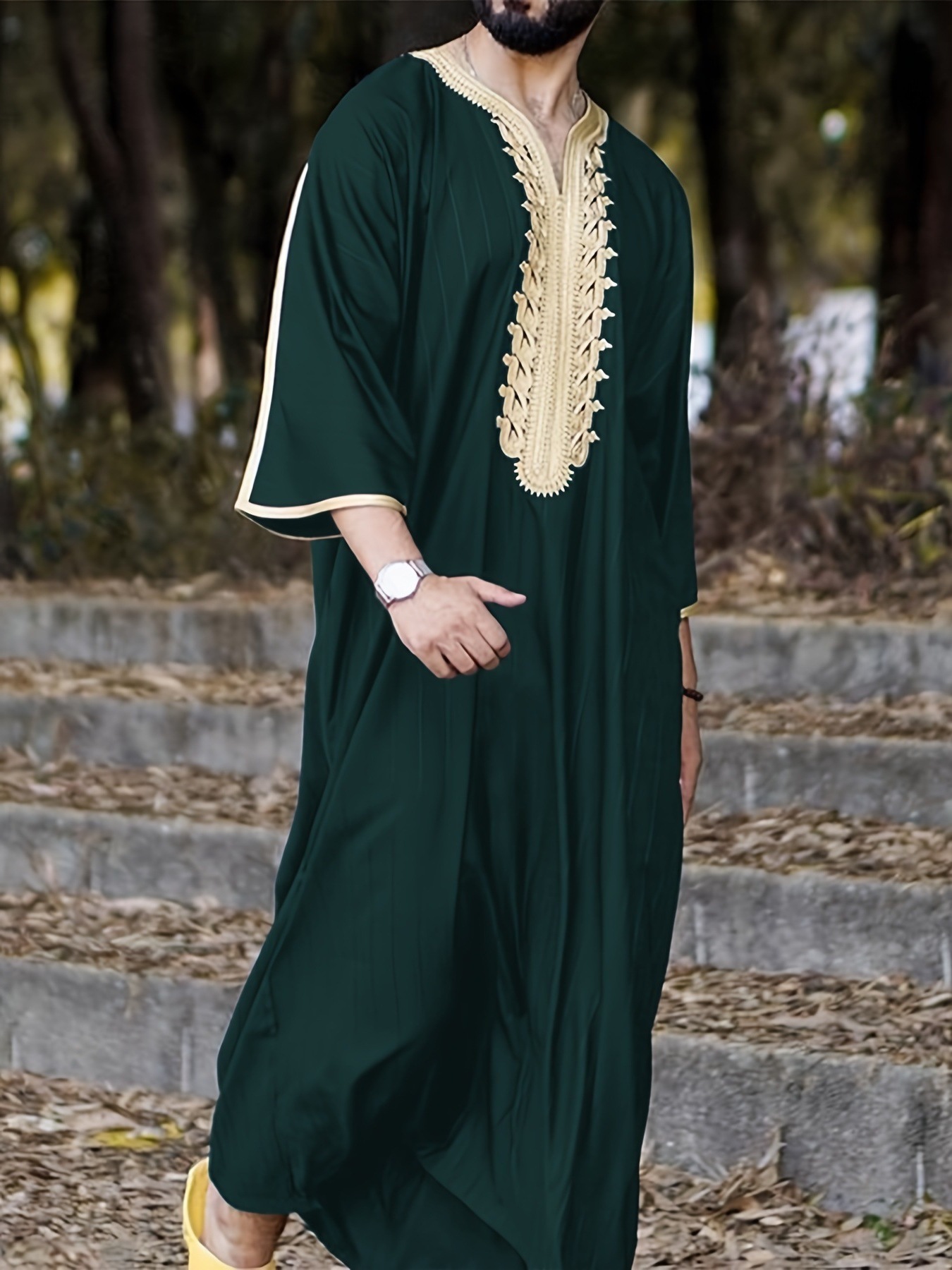 Designer Clothing Versatile Robe Loose V-neck Short Sleeve Embroidered Muslim Men's Clothing 2025 New Style