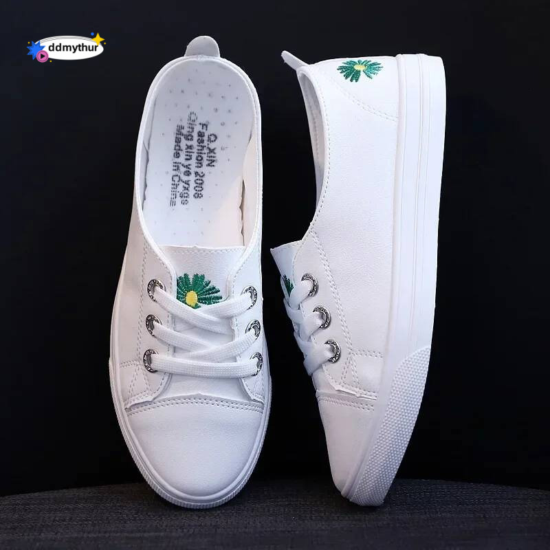 2024 And Summer Shallow Mouth White Women's Shoes Lazy Sneakers New Spring All-match One Pedal Flat shoes ddmythur