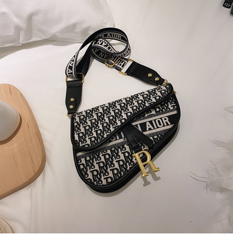 Embroidery saddle new wide belt small design single shoulder cross body bag 2025
