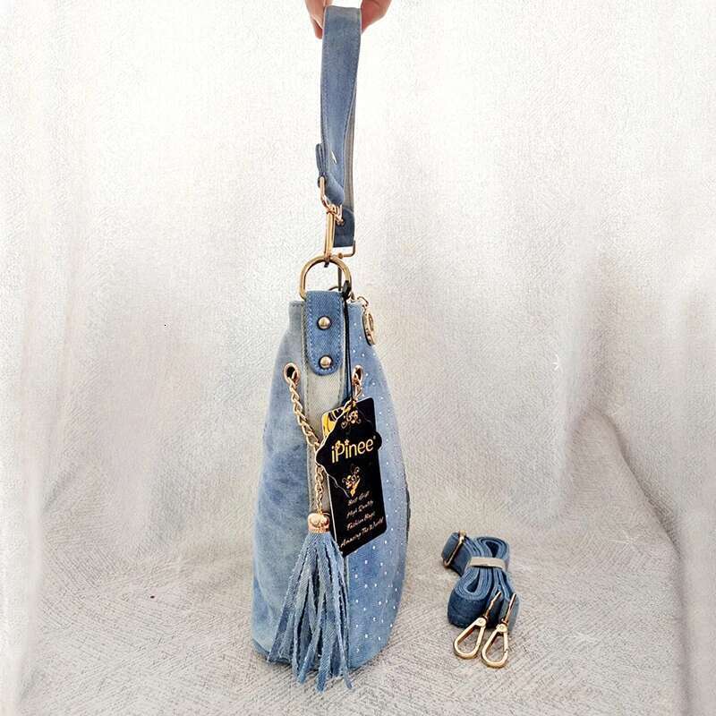 Ipinee Dia Inlaid Multicolored Owl One Shoulder Messenger Small Fresh Denim Rivet Portable Bucket Bag