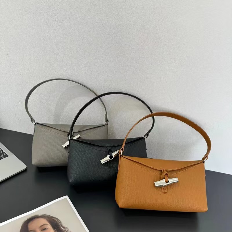 New bamboo flap hobo bag fashionable and versatile armpit shoulder bag large capacity commuter handbag for women.