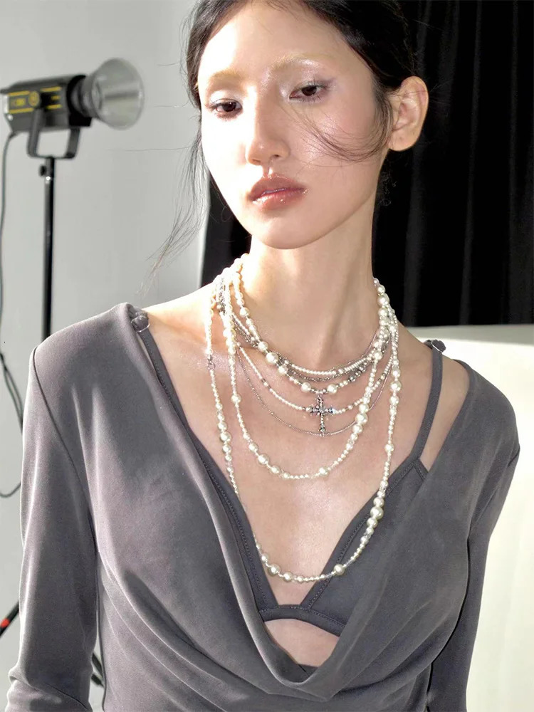 ZHUHE The Pearl Cross Layered Necklace In A Retro Style Is A Perfect Jewelry Accessory For Women And A Party Gift For Their Girl 250520