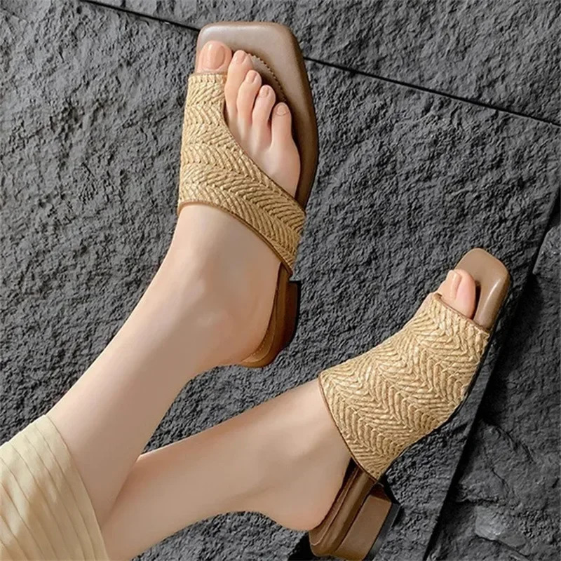 Coarse heeled flip flops for womens outdoor wear 2025 summer beach square toe low heeled beach dress with sandals 250519