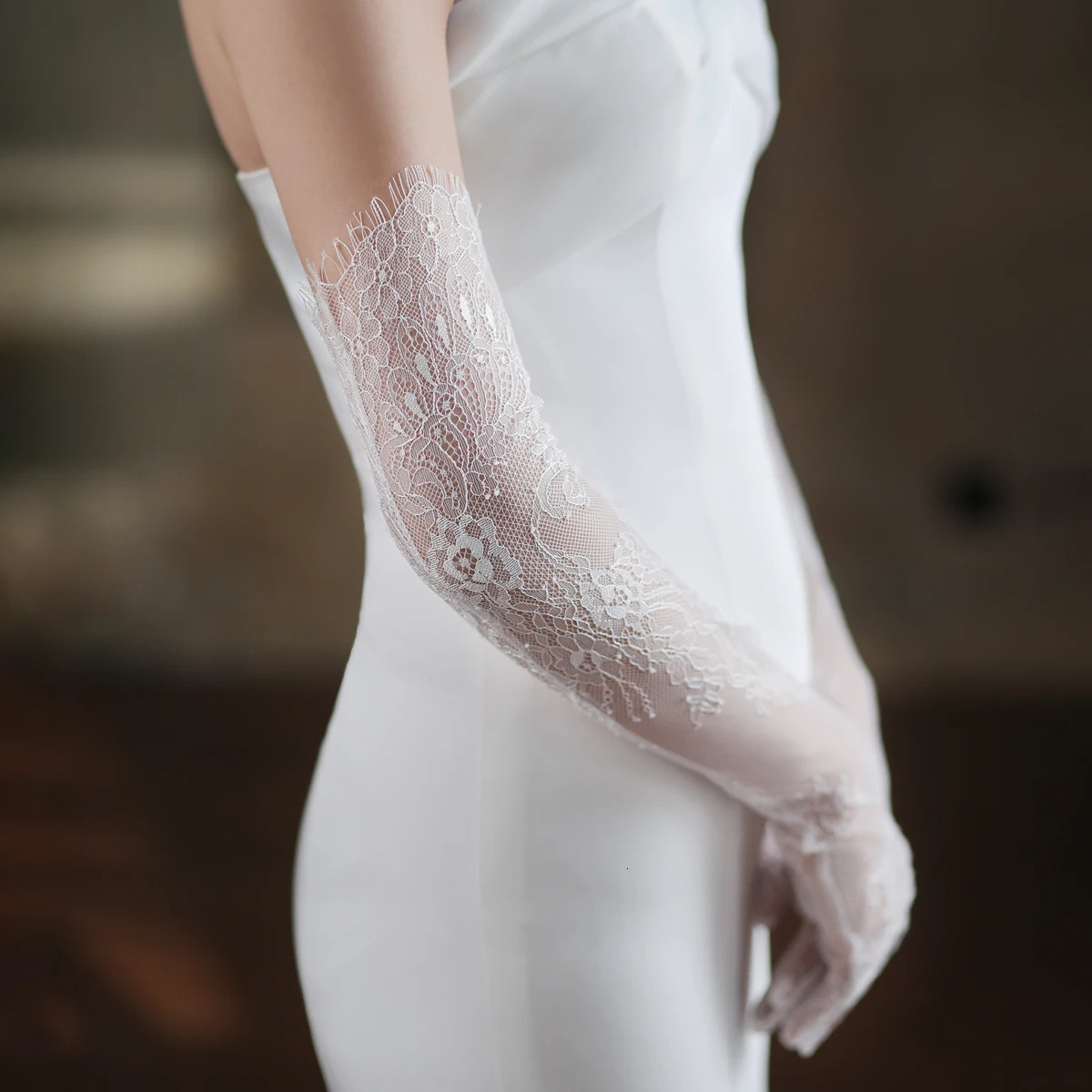 WG054 Wedding Bridal Long Gloves Eyelash Edge Lace Appliqed Finger Bride Handschuh White Gloves Women Prom Opera Gloves 250520
