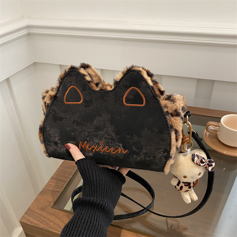 Free Delivery Designer Bag Winter Cartoon Small 2025 Fashionable Versatile Crossbody And Cute Super Hot Single Shoulder Bag For