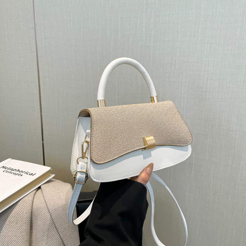 Free Delivery Designer Bag Ladies' High End Hand 2025 Spring New Versatile Ins Shoulder Crossbody Temperament Simple Small Square Luxury Bag