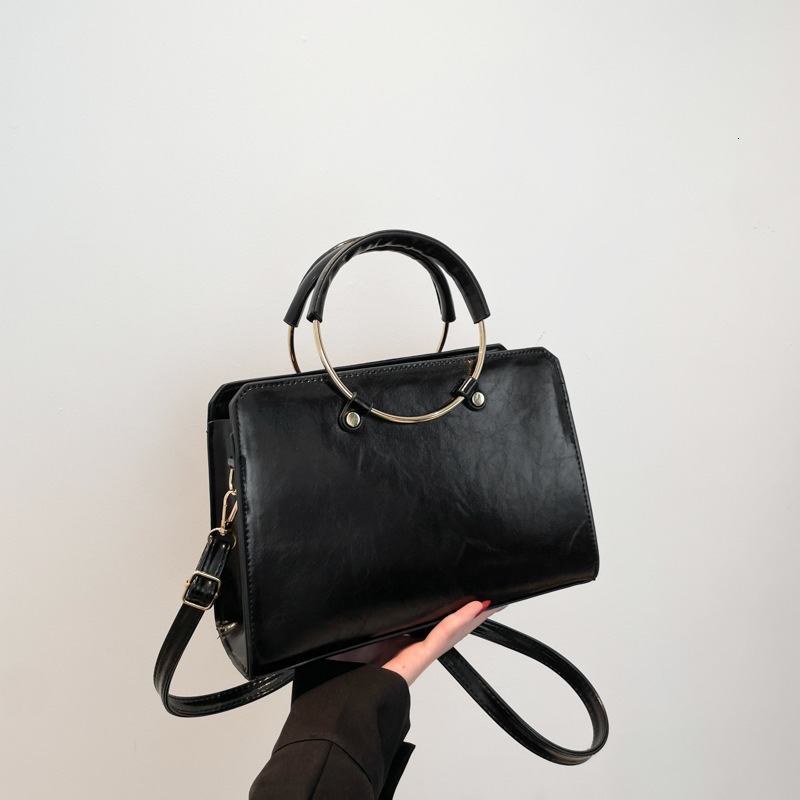 Free Delivery Designer Bag Fashionable Circular Hand Held Square 2025 Autumn And Winter New Women's Trendy Korean Version High End Texture Single