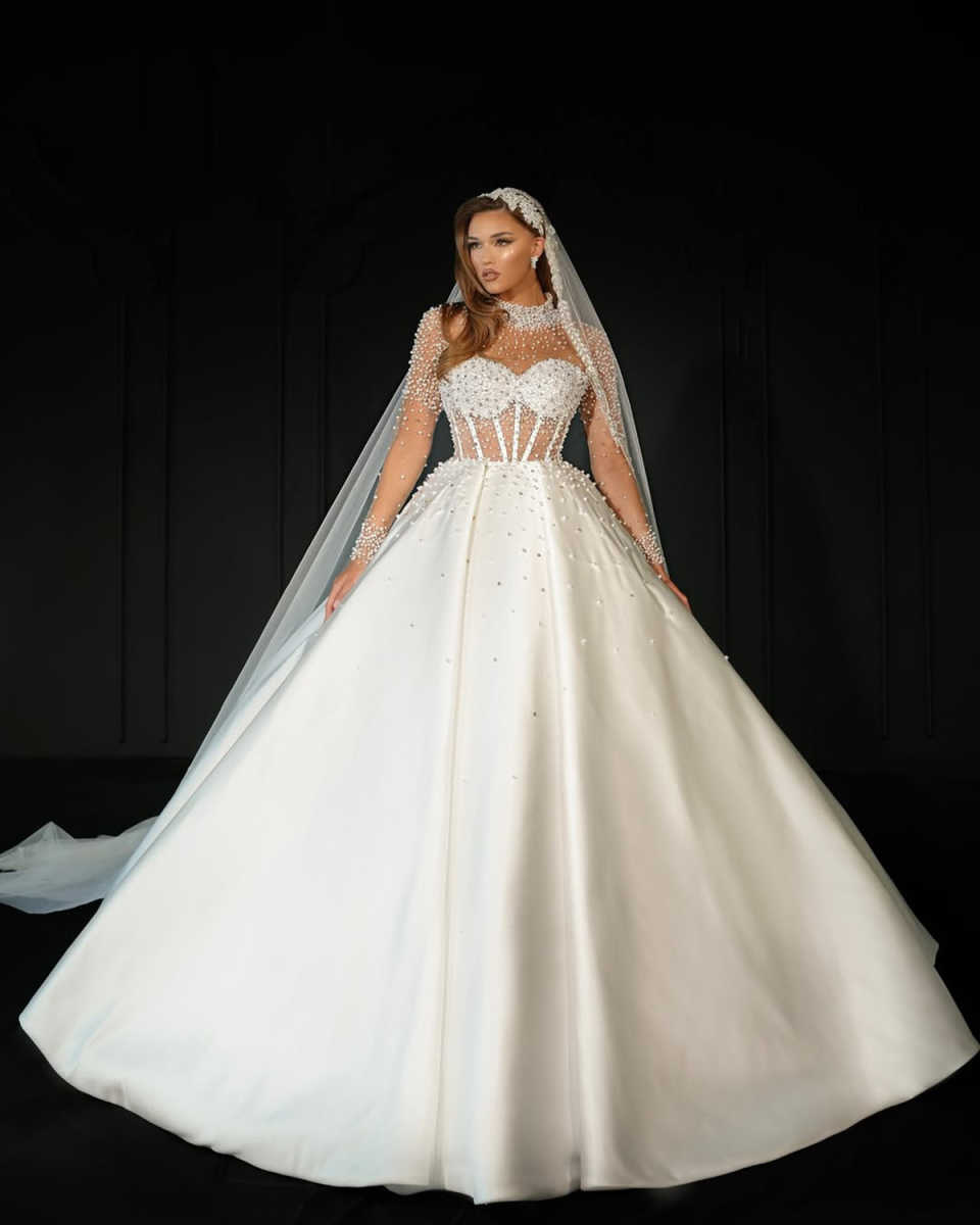 Vintage Ball Gown Wedding Dresses With Sparkling Sequins Pearls Crystals Arabic Dubai Bridal Gowns Vestidos De Novia Customized