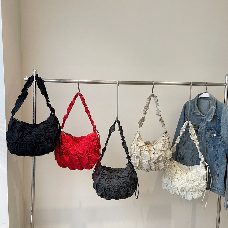 Drape cloud bag female summer new big capacity all go underarm bag light shoulder crossbody bag 2025s hot