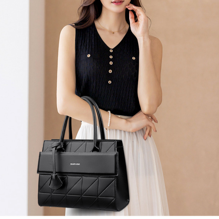Women's Handbag Free Shipping Designer Bag Luxurious Fashionable Versatile Shoulder Bag Diamond Grid Embroidery Thread Work Commuting Crossbody B