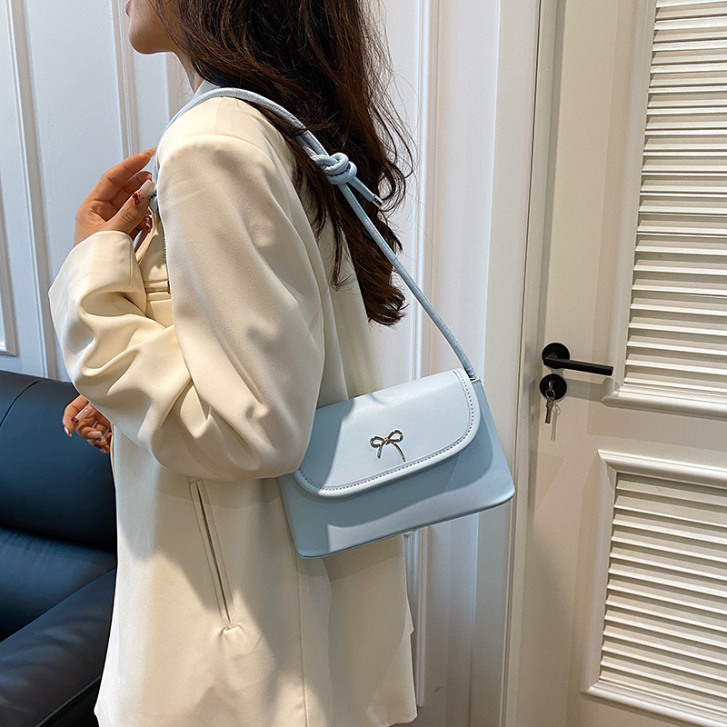 High quality brand high-quality new fashion personalized beauty niche design bag women's summer fashion single shoulder slanted small square bag 