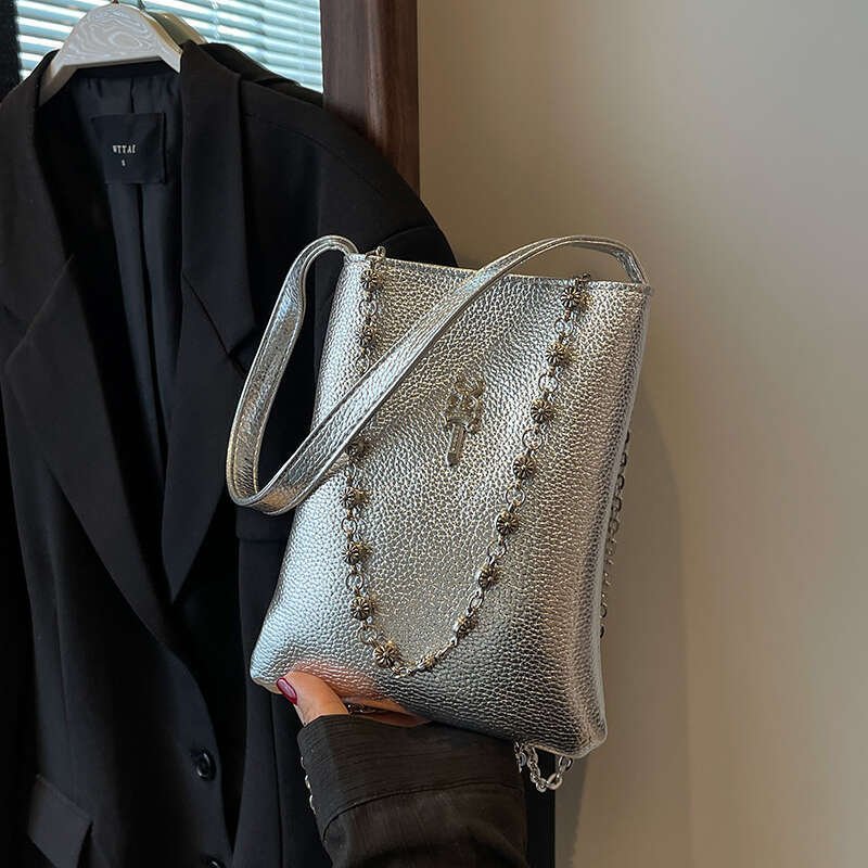 Korean Ins stylish mini 2025 new texture mobile phone handbag single shoulder chain small square bag