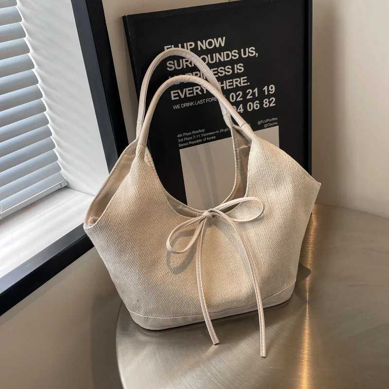 Lady Axillary Bag New Womens Bag FAshion Shoulder Bags High Capacity Leisure Versatile Tote Bags Beige Canvas Bags M250520