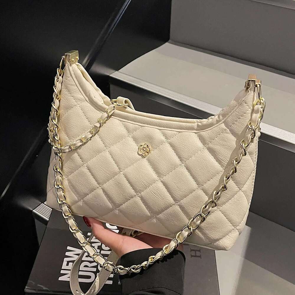 2025 New Model High-end Quilted Handbag Ladies, with Spacious Capacity and A Fashionable Look for Shoulder/hand Carrying