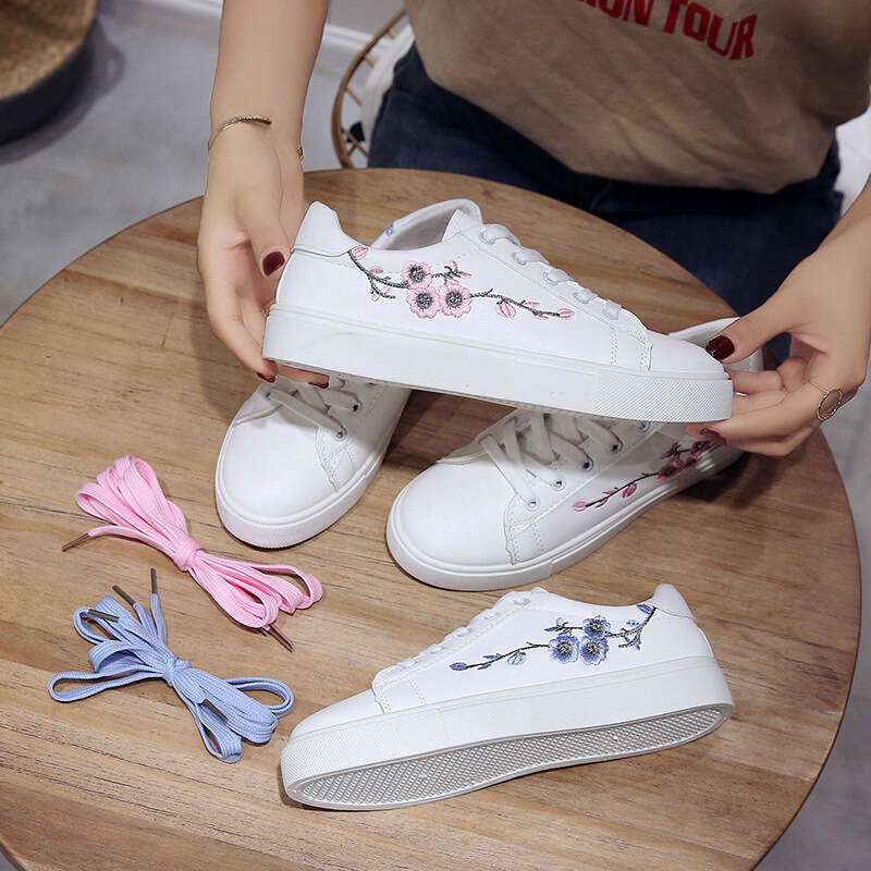 2020 Spring and Summer New Street Photography Female Students Embroidered Flat Sports Casual White Korean Edition Women's Shoes