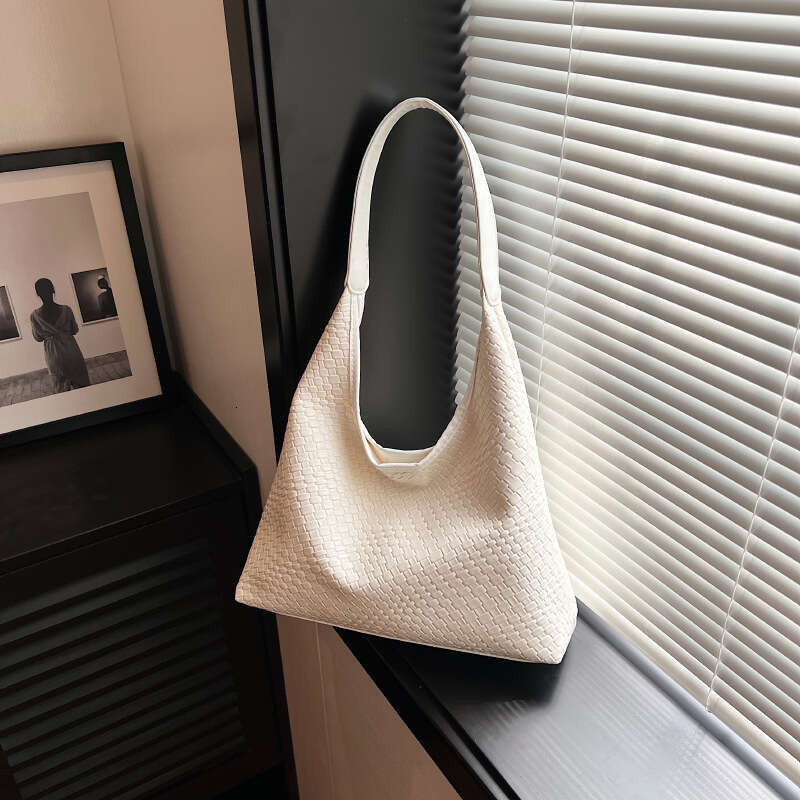 Hot pu Hot trendy woven commuting tote with simple and niche design, underarm bag, large capacity single shoulder diagonal cross bag design, ,