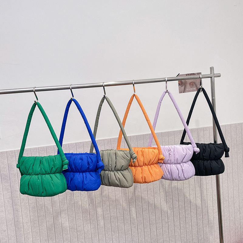 2025 new pleated cloud niche design fluffy bucket casual versatile down cotton jacket shoulder bag
