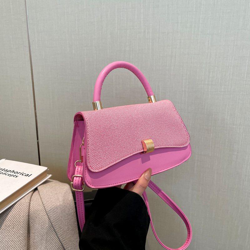 Free Delivery Designer Bag Ladies' High End Hand 2025 Spring New Versatile Ins Shoulder Crossbody Temperament Simple Small Square Luxury Bag