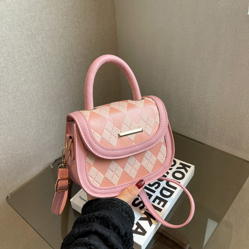 Free Delivery Designer Bag Simple Fashionable Temperament Gentle Diamond Grid Hand 2025 Autumn And Winter New Style Stylish Texture Single Shoulder Cr