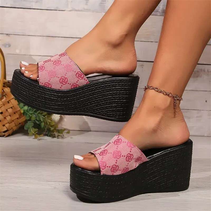 hot free shipping designer Sandals for woman 2025 new Bohemian breathable and fashionable Daily Outfit high pink grey
