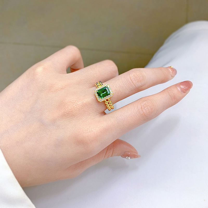 Chic Designer Style S925 Sterling Silver 24k Gold Plated Emerlad-Diamond Engagement Ring