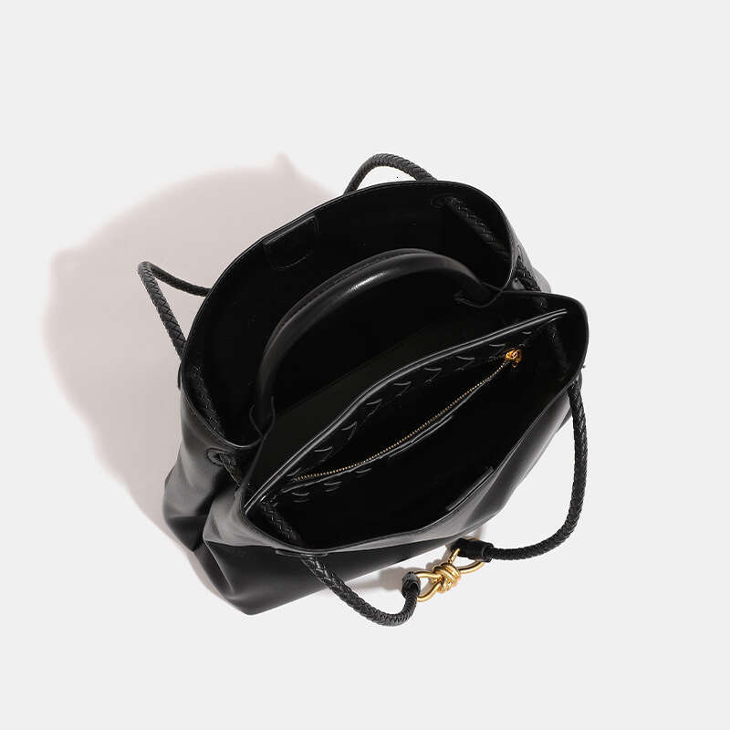 Women's Bags Designer Celebrity Style Large Capacity Commuting Tote Fashionable And Versatile Hand-Held Women's Bag, Black Woven Single Shou