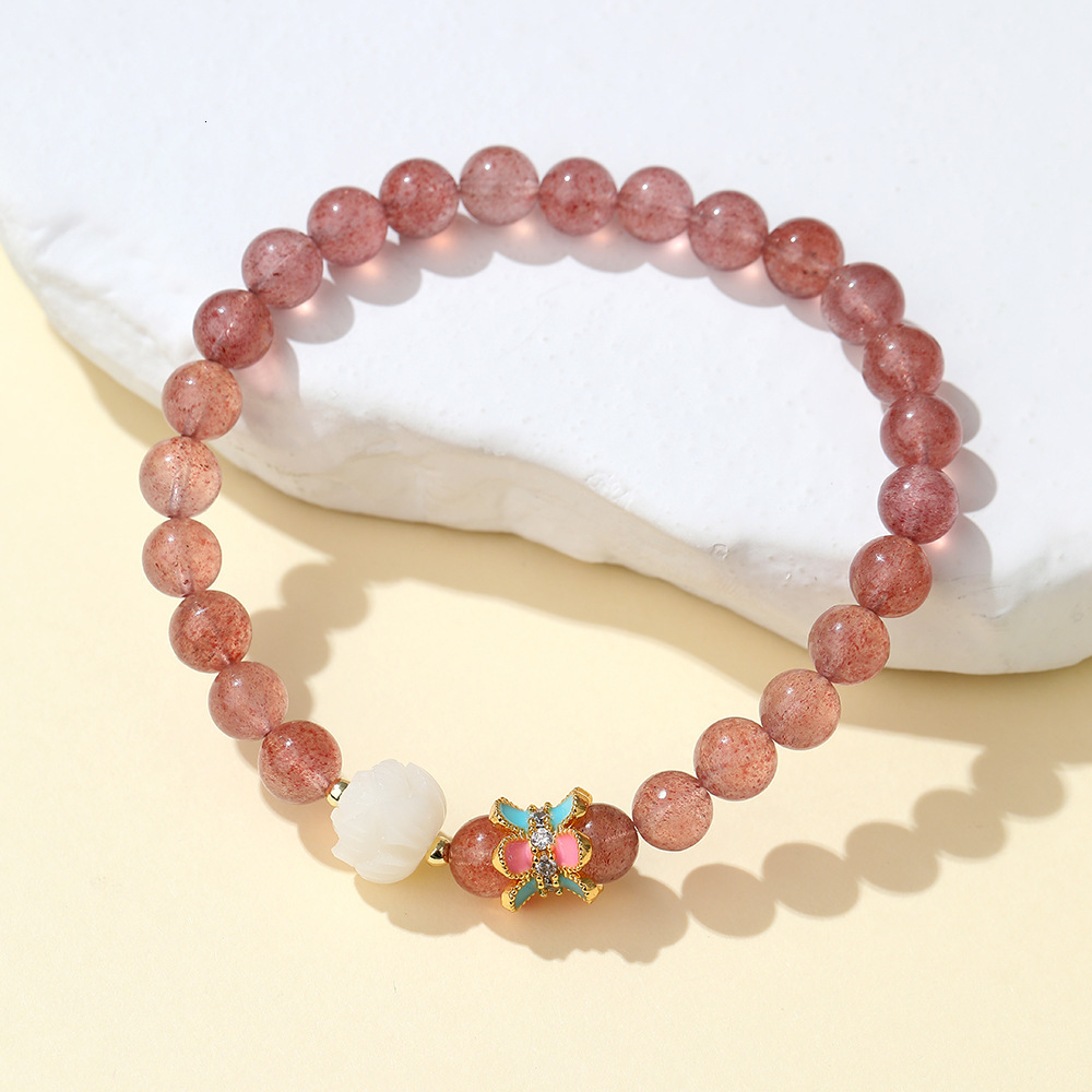 New Chinese style exudes white pink strawberry charm, with a crystal gift and bracelet design
