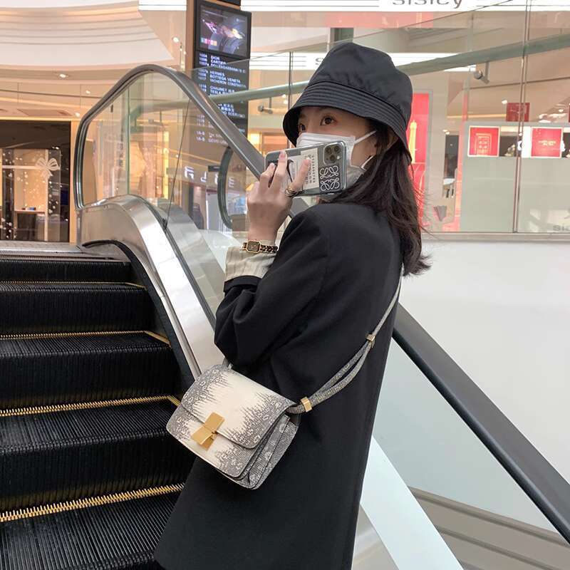 Lizard patterned tofu box women s crossbody small square cowhide shoulder bag Himalayan leather high end