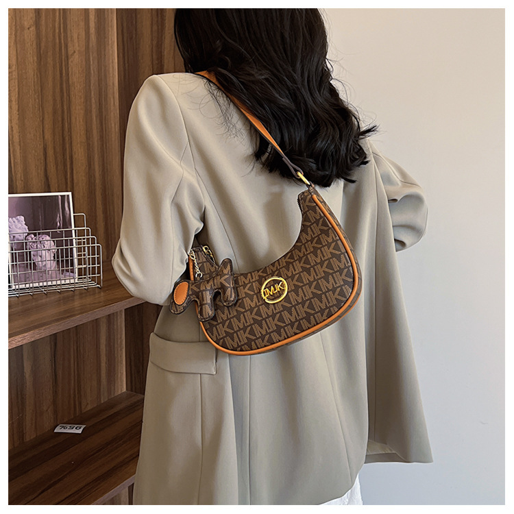 Free Shipping Designer Bag Mobile Phone Light Luxury French Style Sticker Armpit Niche Design Bag Fashionable New Womens Multifunctional Shoulder Cros