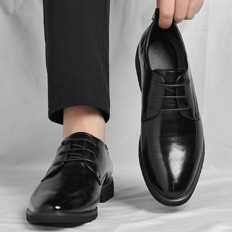 Big size leather shoes for men in spring 2025, new Blok business trend men's shoes, British style