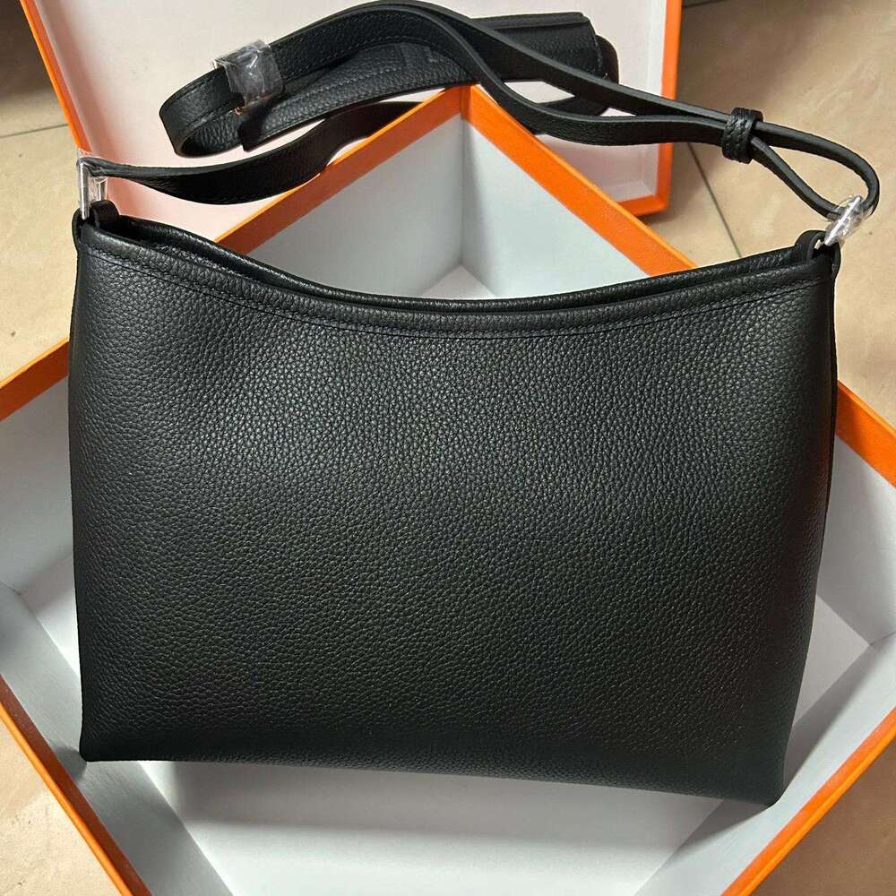 new niche underarm lunch box single shoulder crossbody large capacity commuting leather women s bag simple top layer cowhide