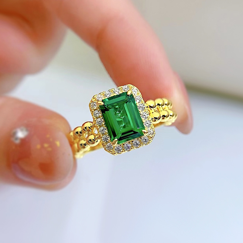 Chic Designer Style S925 Sterling Silver 24k Gold Plated Emerlad-Diamond Engagement Ring