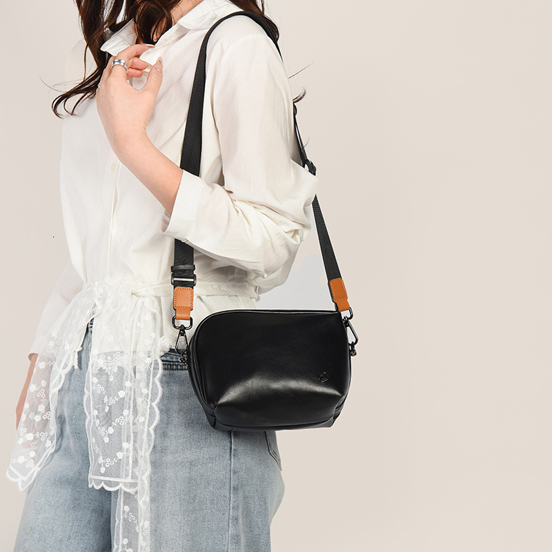 New PU leather women's versatile single shoulder small square premium sense change mobile phone crossbody bag
