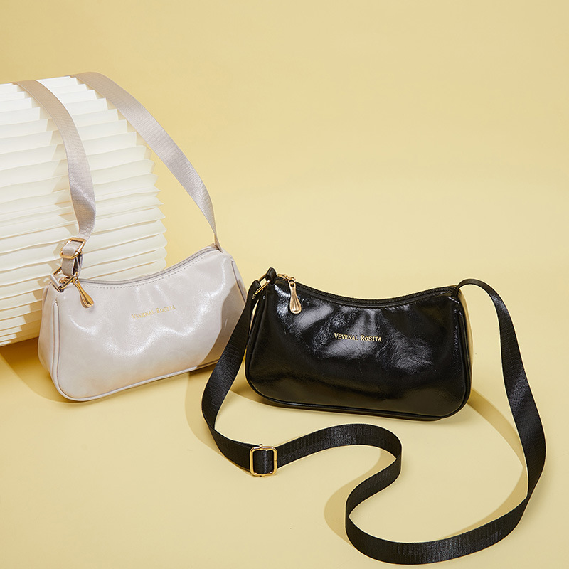 2025 Korean version shoulder VR new phone large capacity female hobo armpit bag