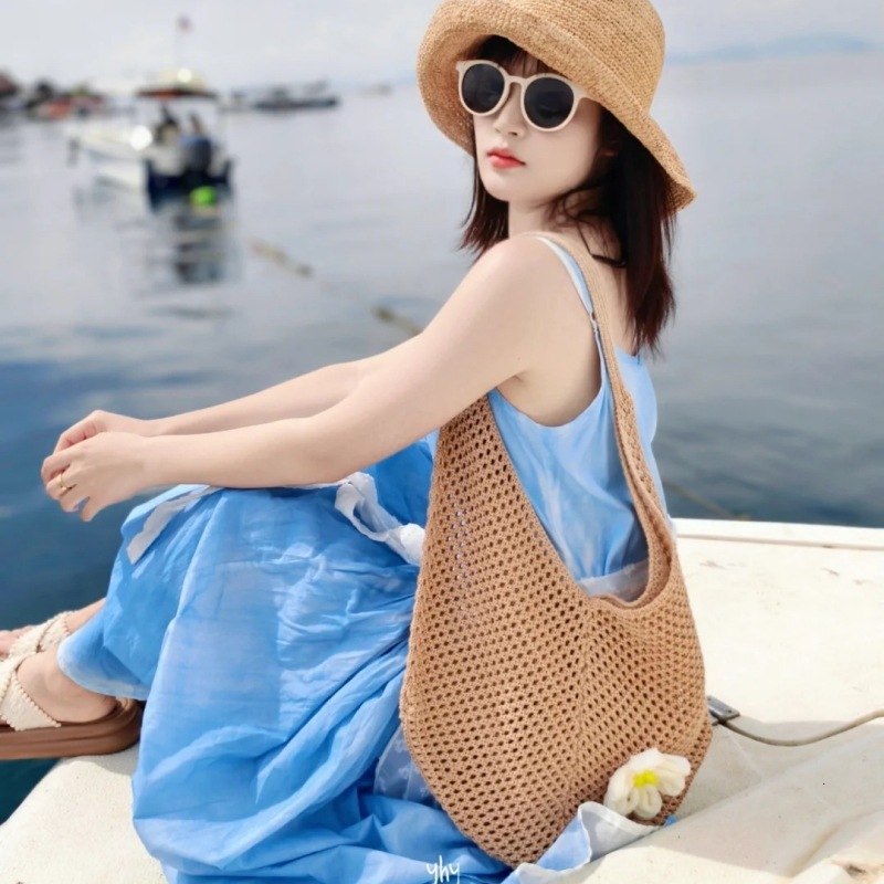 designer bag Summer women's new shoulder large capacity tote beach vacation straw woven loose fit bag