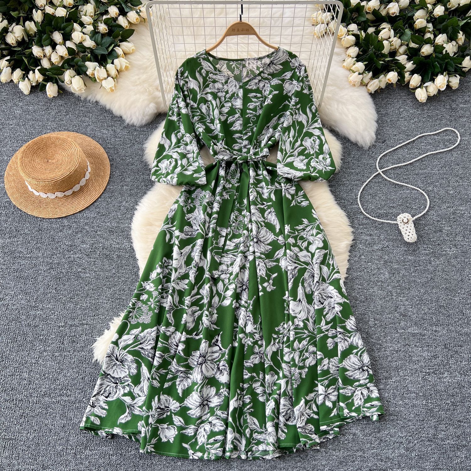 French fashion printed dress for women with loose straps and waist cinching slimming effect. A-line large swing hanging feeling long skirt 210416