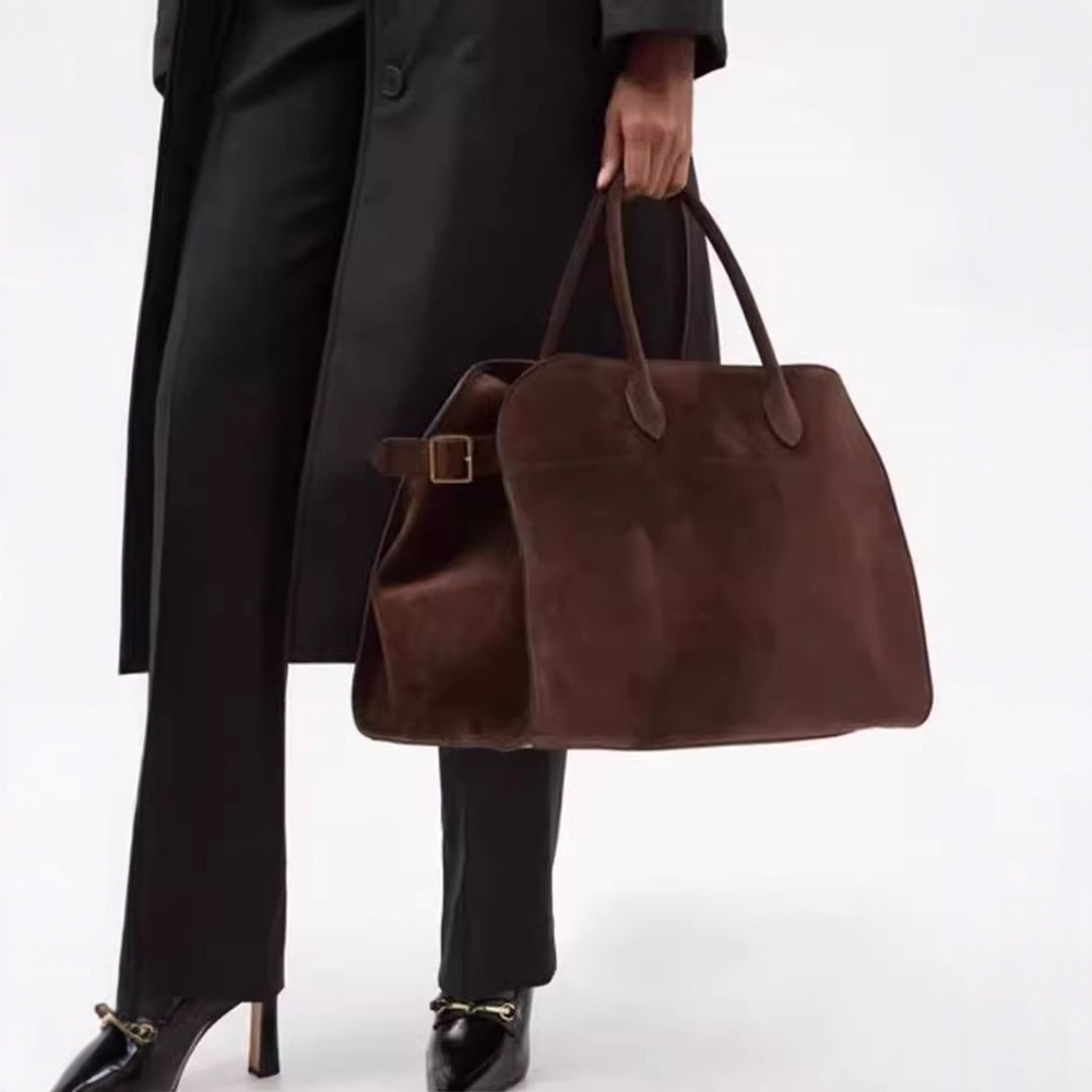 2025 Designer Bag Fashion Casual Versatile Free Shipping High-End Niche Large Capacity Commuting Tote Bag