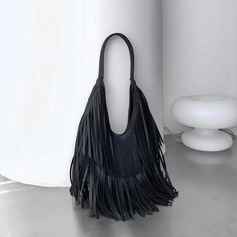 Long Tassel Hobo Underarm Shoulder BagDesigner Large Capacity Women Tote BagTrendy Solid Color Soft PU HandbagBlackBrown M250520