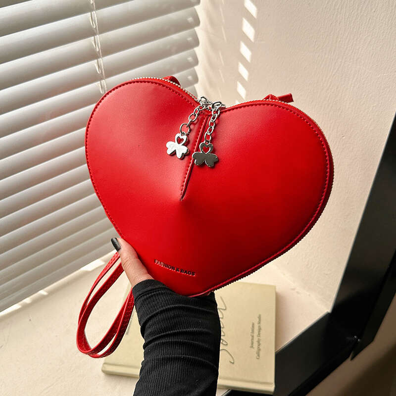 Small with niche design texture, women's 2025 new single shoulder crossbody small square bag, internet famous girl's peach heart bag