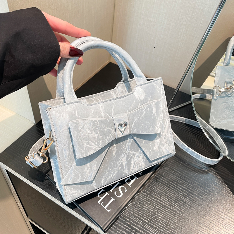Free Delivery Designer Bag Fashion Bow Single Shoulder Hand Fashion 2025 New Trend Crossbody Simple Women's Small Square For Women Luxury Bag
