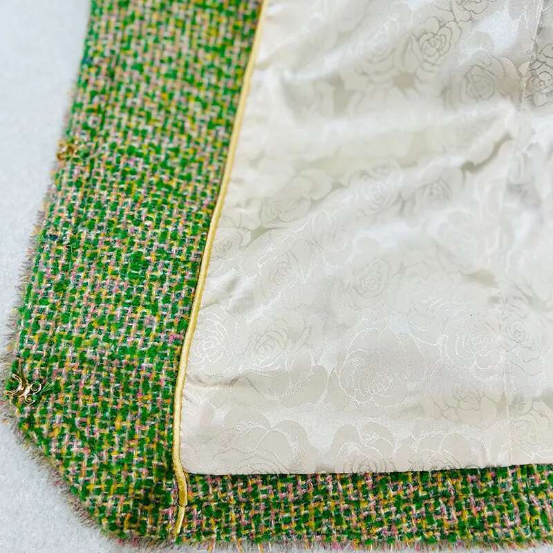 New Fashionable And Elegant Retro Celebrity High-End Temperament Design Round Neck Gem Green Small Fragrance Jacket