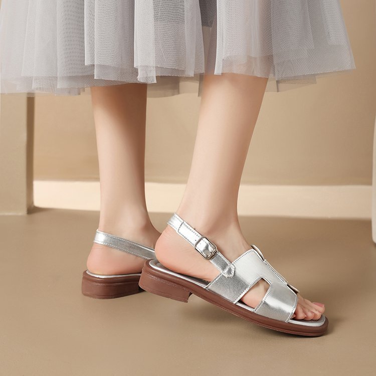 Free shipping Designer low-heeled versatile sandals 2025 Summer New fashion French outerwear flat toe exposed retro Roman women's shoes