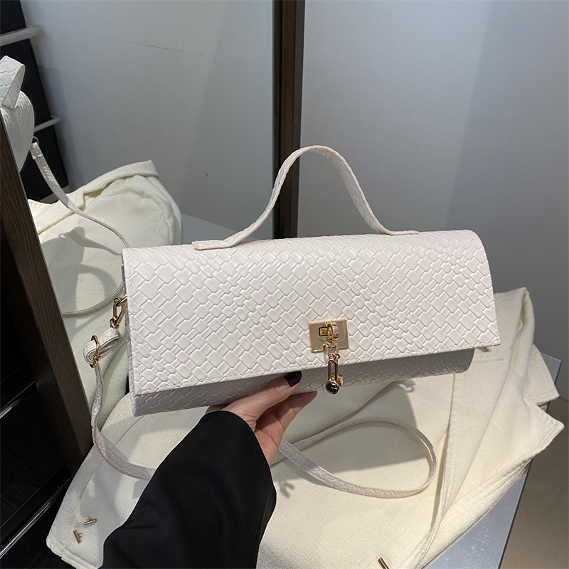 Free Delivery Designer Bag Fashionable And Exquisite Weaving 2025 Solid Color Casual Buckle Large Capacity Western Style Horizontal Cross Shoulder Fre