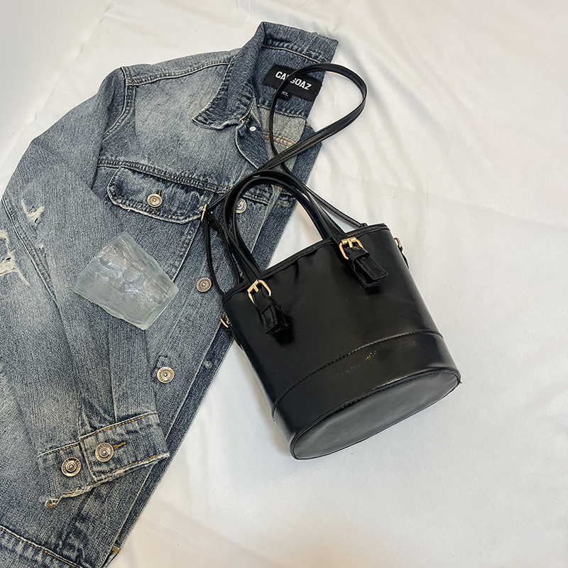 Free Delivery Designer Bag This Year's Popular Casual S For Women The 2025 New Trendy Crossbody Bucket High End Texture Maillard Shoulder Luxury 