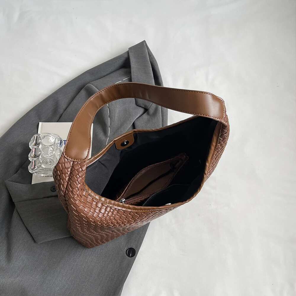 Fashion Women Shoulder Large-Capacity Leisure Commuting With Pouch Top Handle Trendy Satchel Hobo Woven Tote Bag