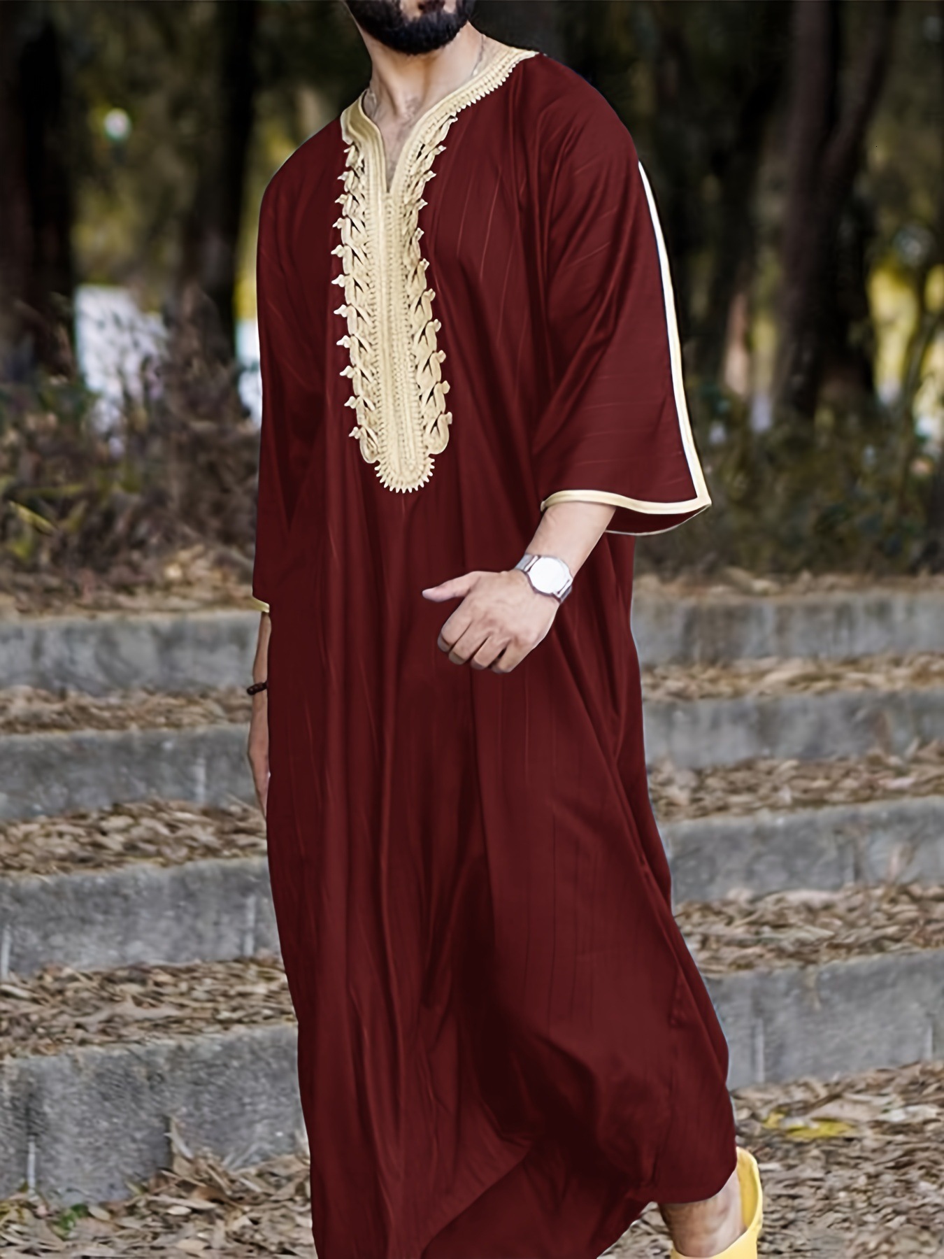 Designer clothing Summer 2025 Arab robe loose V-neck short sleeved embroidered Muslim men's clothing 2025 new model