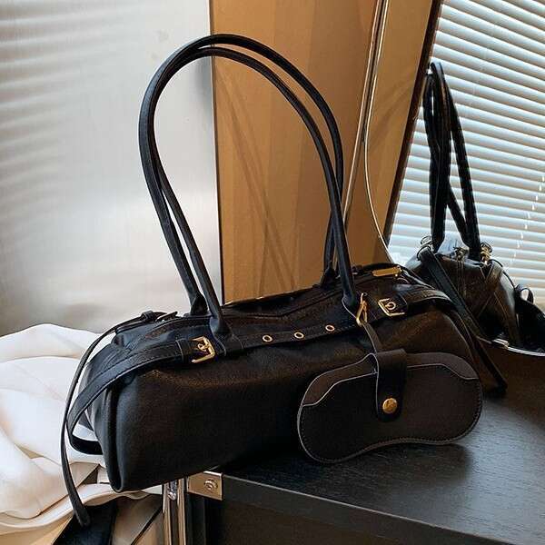 Korean niche baguette women with high-end feel, new retro one shoulder underarm bag women, a versatile and trendy fashion for 2025. Instagram