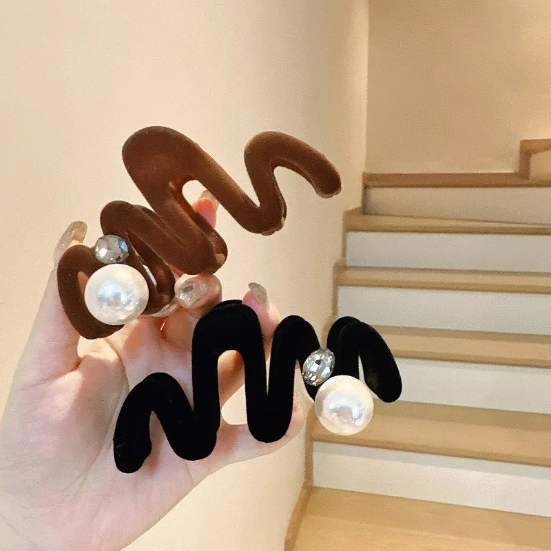 Flocked Pearl Line Large Hair Clip High Quality Minimalist Acrylic Hair Clip for Women 250517