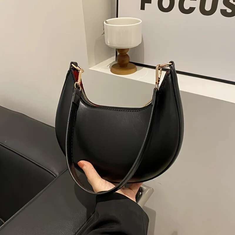 New Fashionable High-End Moon-Shaped Baseball Bag, Showing , Women's Single Shoulder Bag